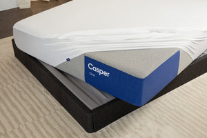 mattress protector on Casper® 金刚休闲游戏官网's The One mattress on a Foundation